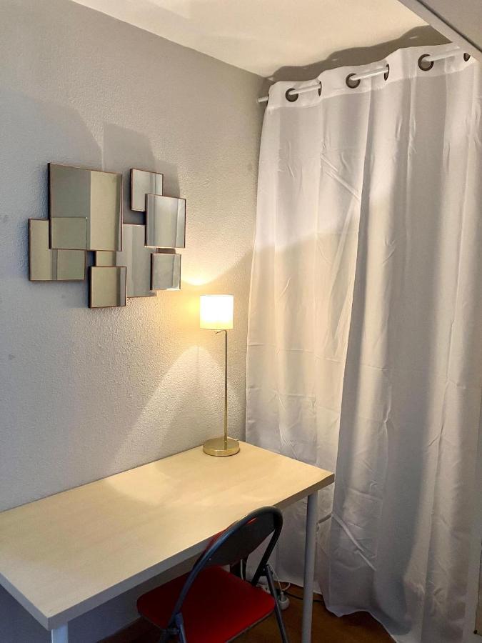 Appartement 2 Pieces En Etage Eleve, Centre-Ville Au Calme, Petite Vue Mer Nisa Exterior foto