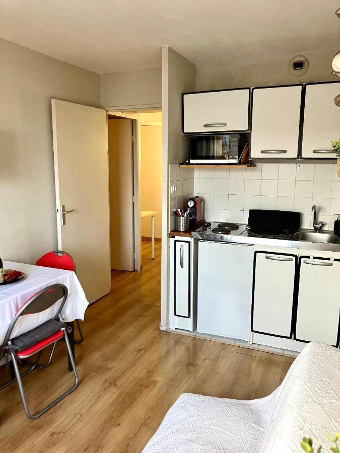 Appartement 2 Pieces En Etage Eleve, Centre-Ville Au Calme, Petite Vue Mer Nisa Exterior foto